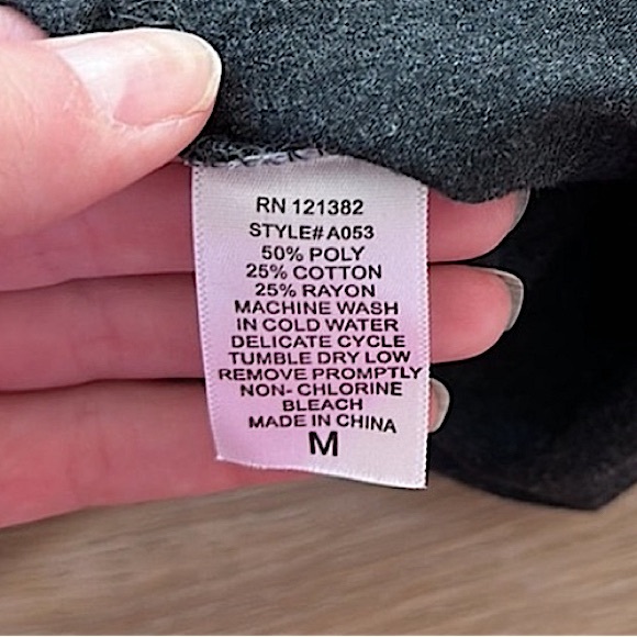 Techstyles Maine Tee- Women’s Medium - Picture 4 of 8